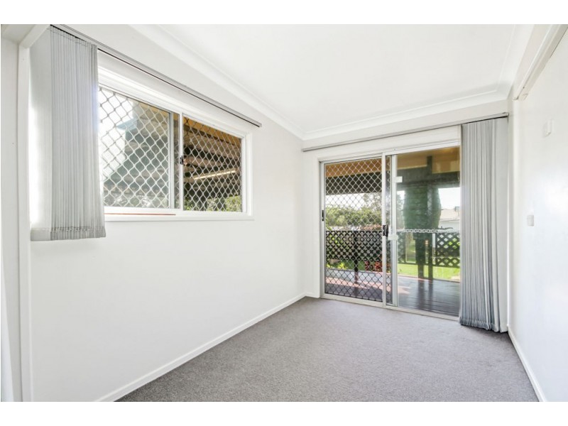 98 Biggs Avenue, Beachmere QLD 4510
