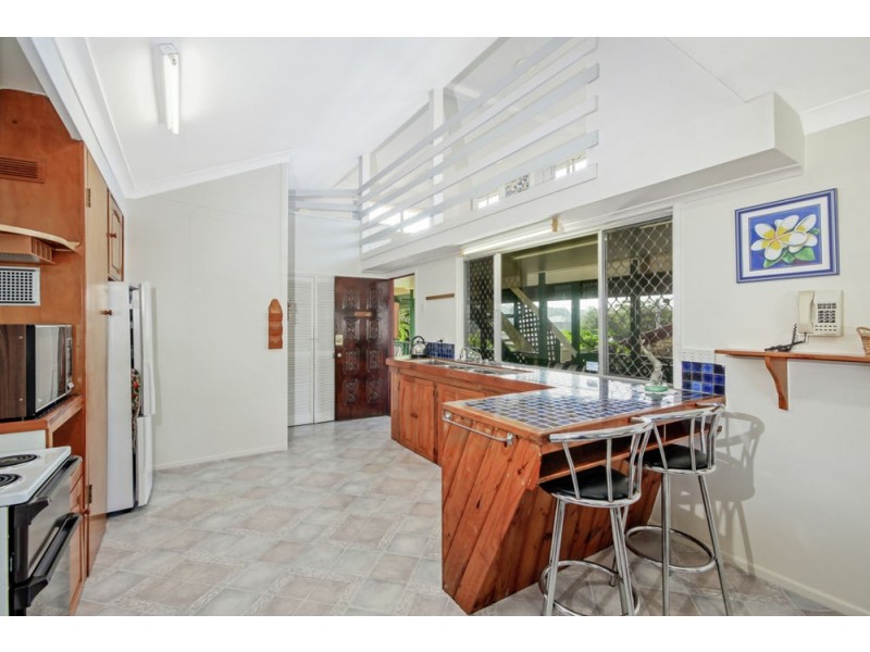 98 Biggs Avenue, Beachmere QLD 4510