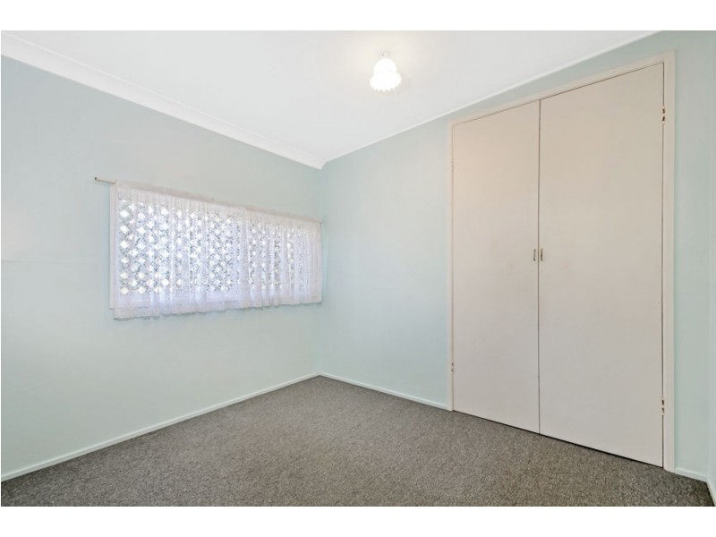 98 Biggs Avenue, Beachmere QLD 4510