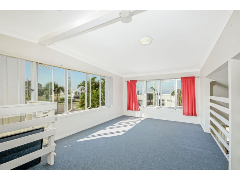 98 Biggs Avenue, Beachmere QLD 4510