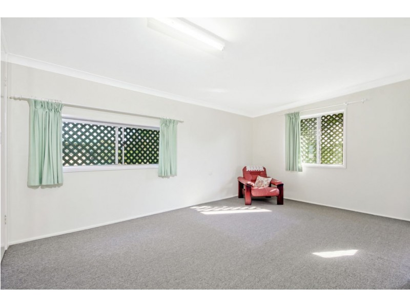 98 Biggs Avenue, Beachmere QLD 4510