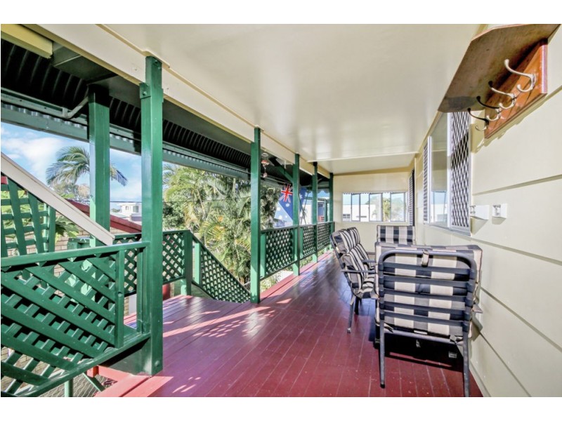 98 Biggs Avenue, Beachmere QLD 4510