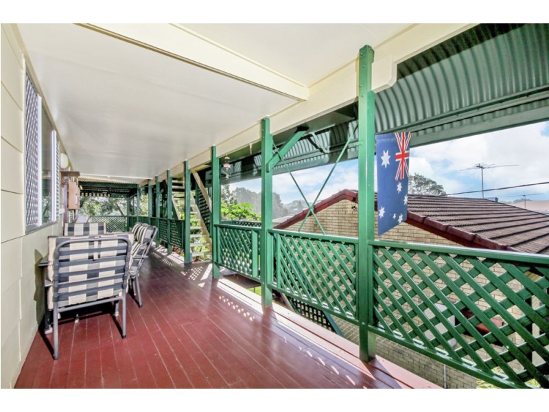 98 Biggs Avenue, Beachmere QLD 4510