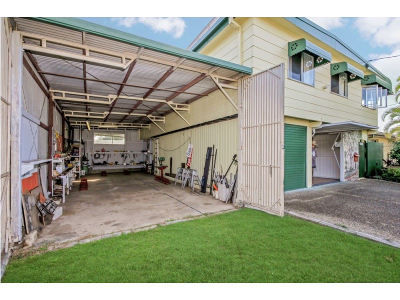 98 Biggs Avenue, Beachmere QLD 4510