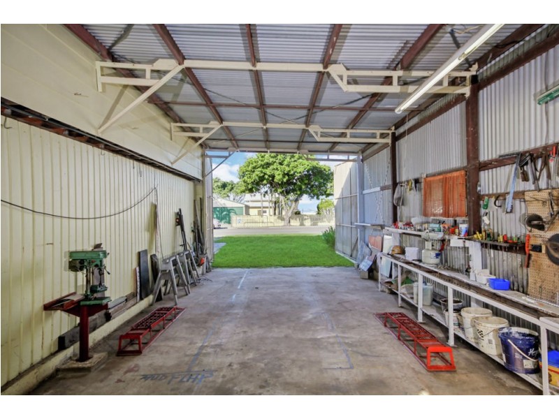98 Biggs Avenue, Beachmere QLD 4510