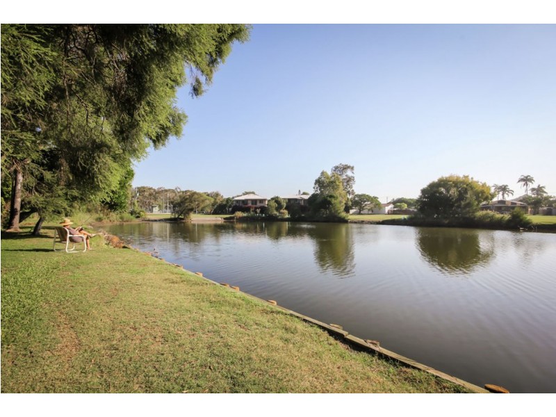 98 Biggs Avenue, Beachmere QLD 4510
