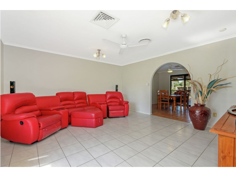 3 Bernborough Way, Ningi QLD 4511