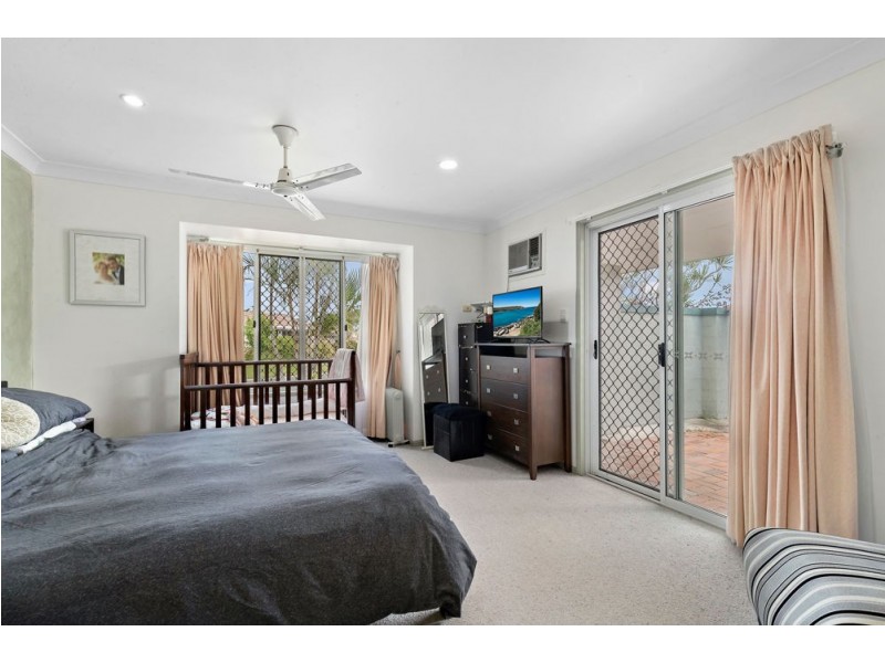 1 Bow Court, Banksia Beach QLD 4507
