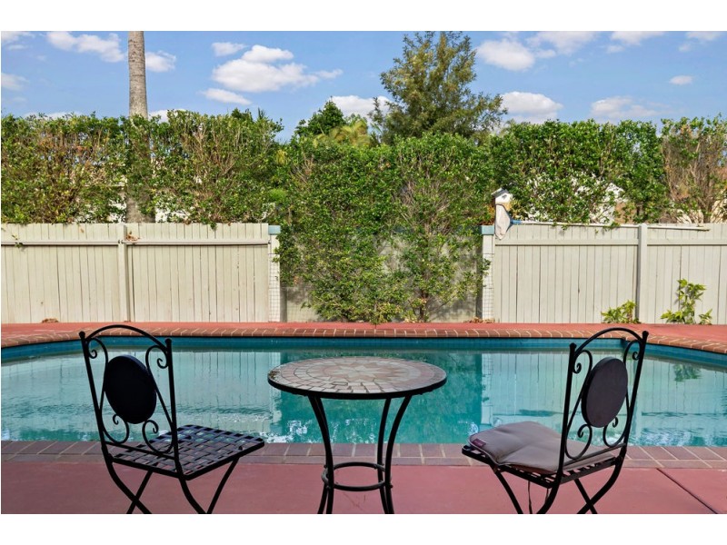 1 Bow Court, Banksia Beach QLD 4507