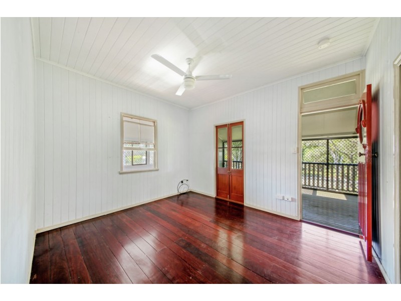 10 Hendy Street, Woodford QLD 4514