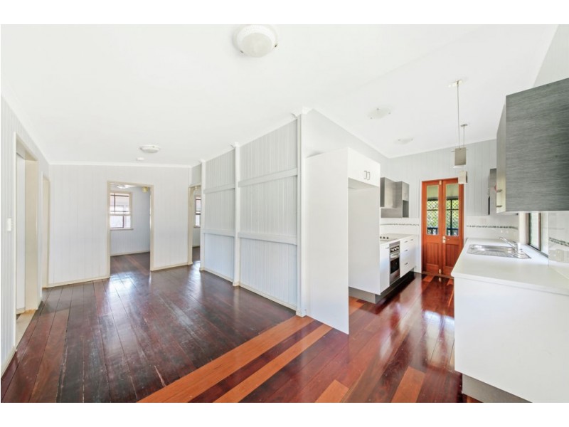 10 Hendy Street, Woodford QLD 4514