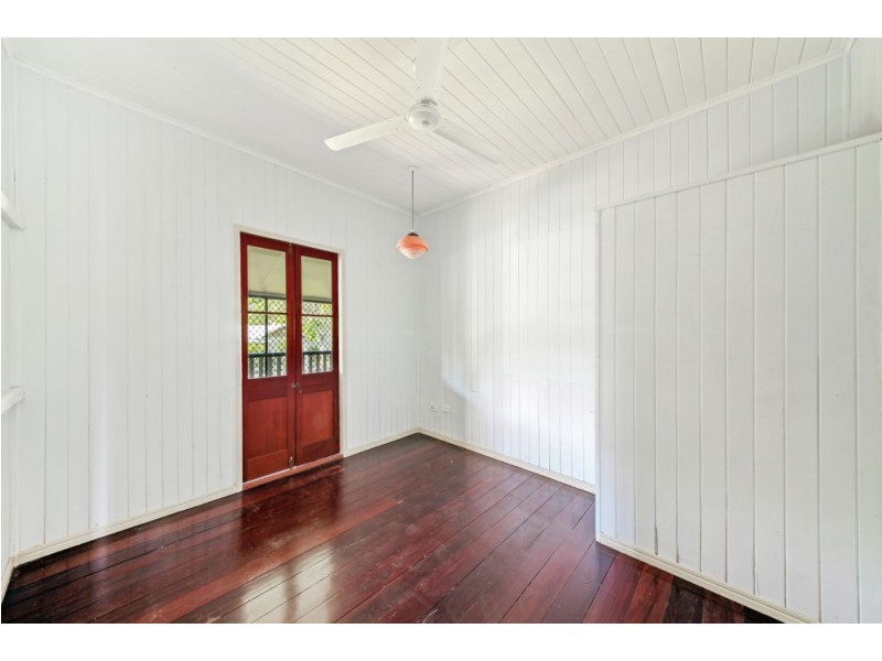 10 Hendy Street, Woodford QLD 4514