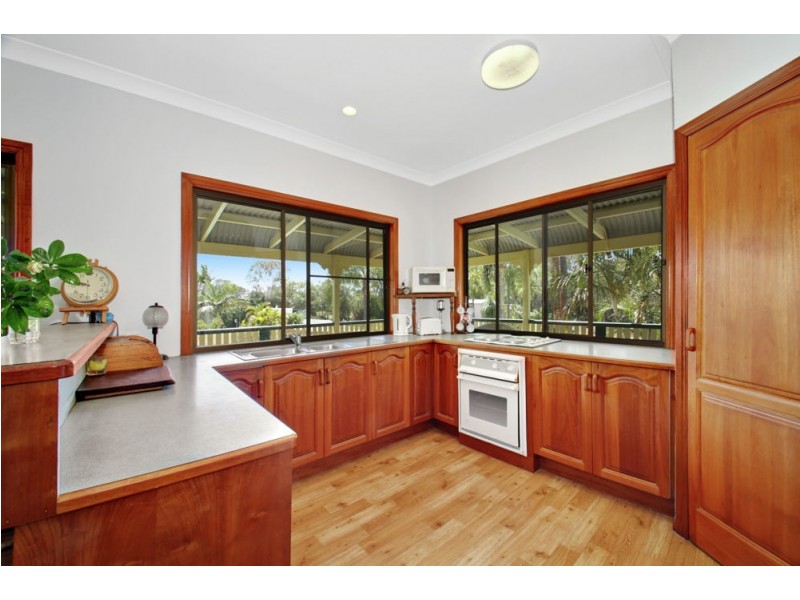 271 Beachmere Road, Beachmere QLD 4510