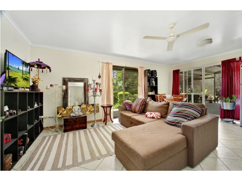 271 Beachmere Road, Beachmere QLD 4510