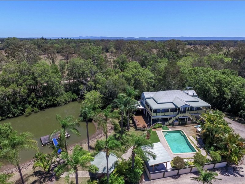 271 Beachmere Road, Beachmere QLD 4510
