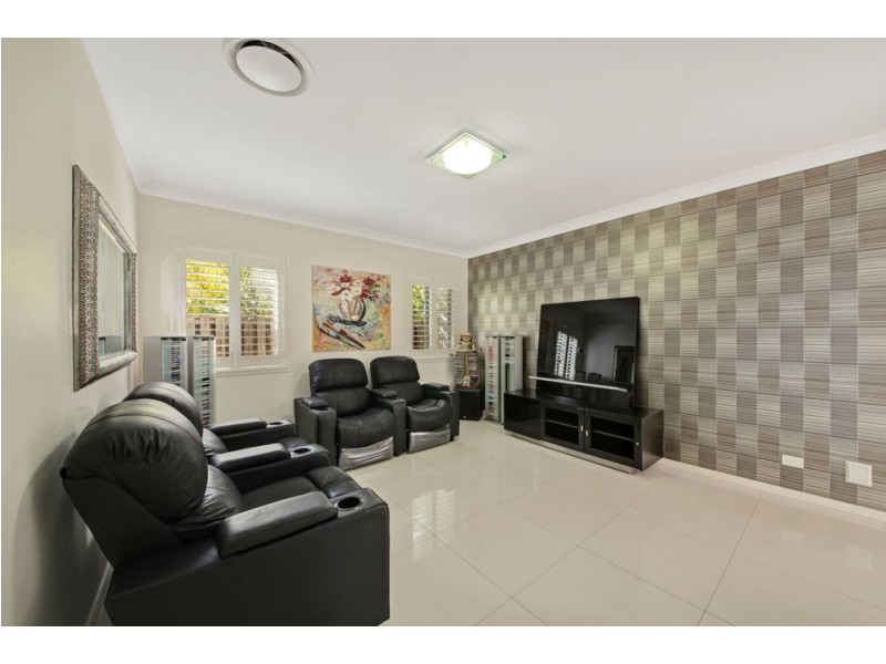 4 Hollow Crescent, Narangba QLD 4504