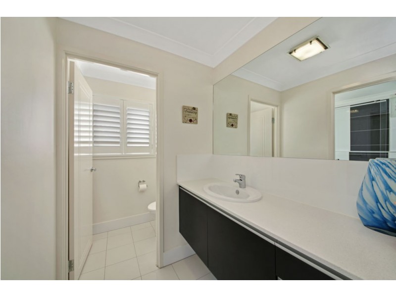 4 Hollow Crescent, Narangba QLD 4504