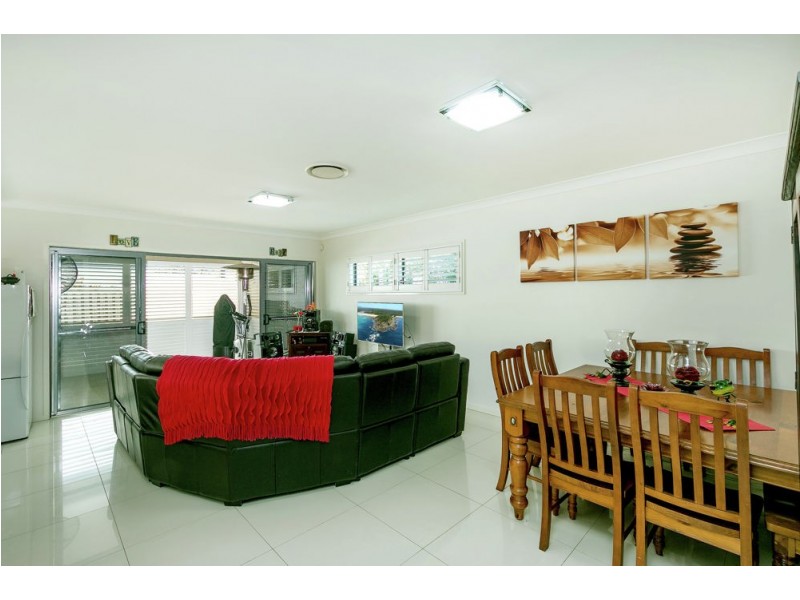 4 Hollow Crescent, Narangba QLD 4504