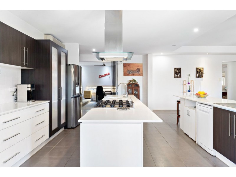 15 Geneva Crescent, Narangba QLD 4504