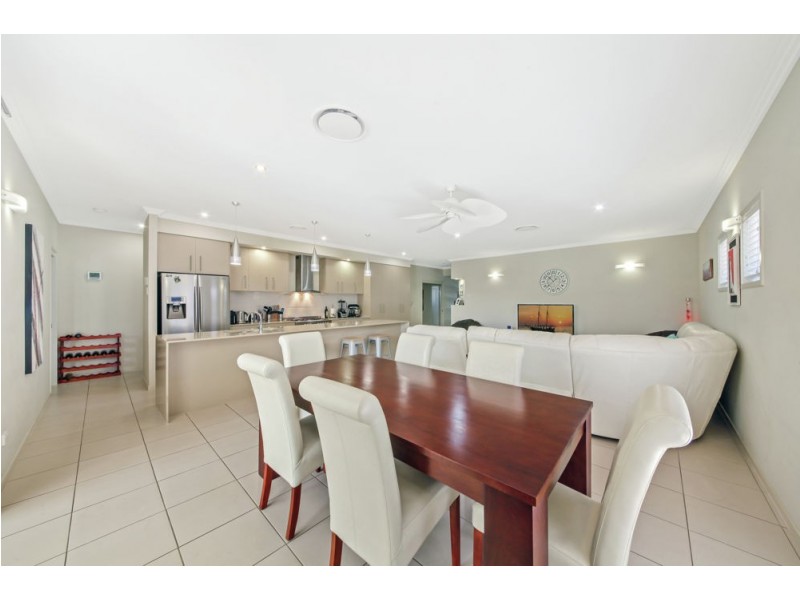16 Sears Parade, North Lakes QLD 4509
