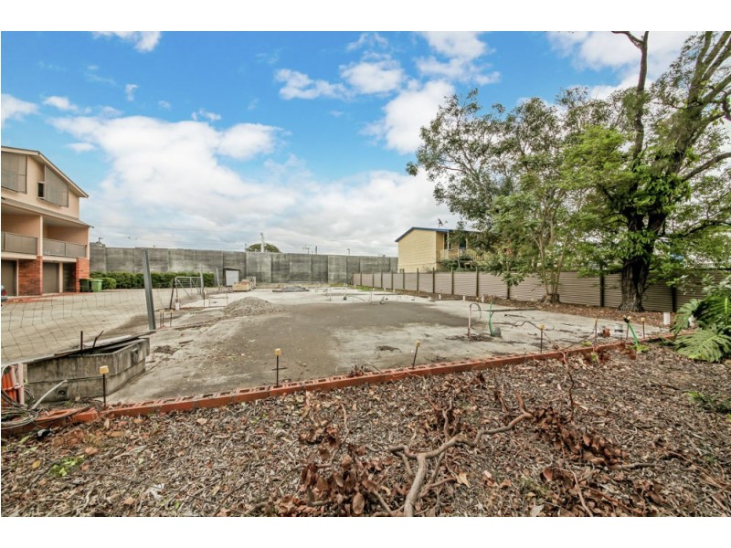 8 Railway Parade, Caboolture QLD 4510