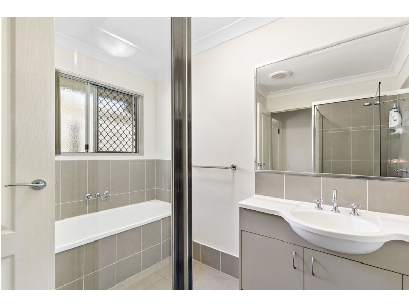 4 Valleyview Street, Narangba QLD 4504