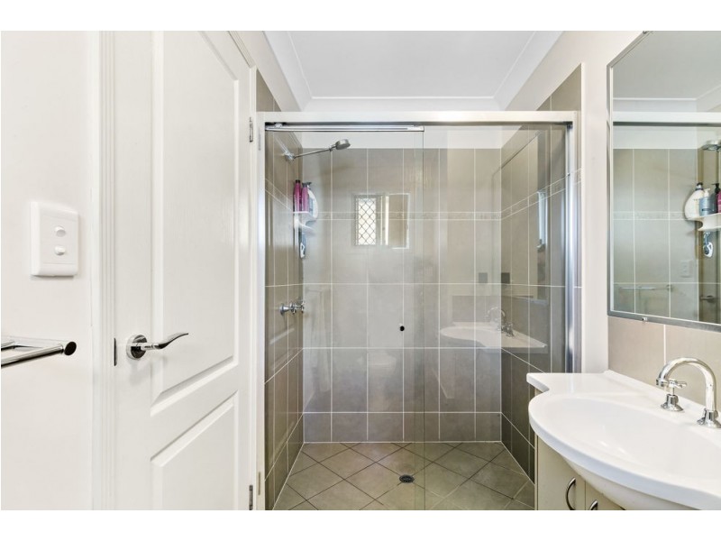 4 Valleyview Street, Narangba QLD 4504