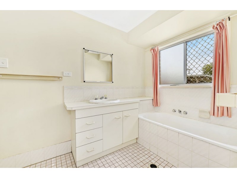 16 Bluebell Street, Caboolture QLD 4510
