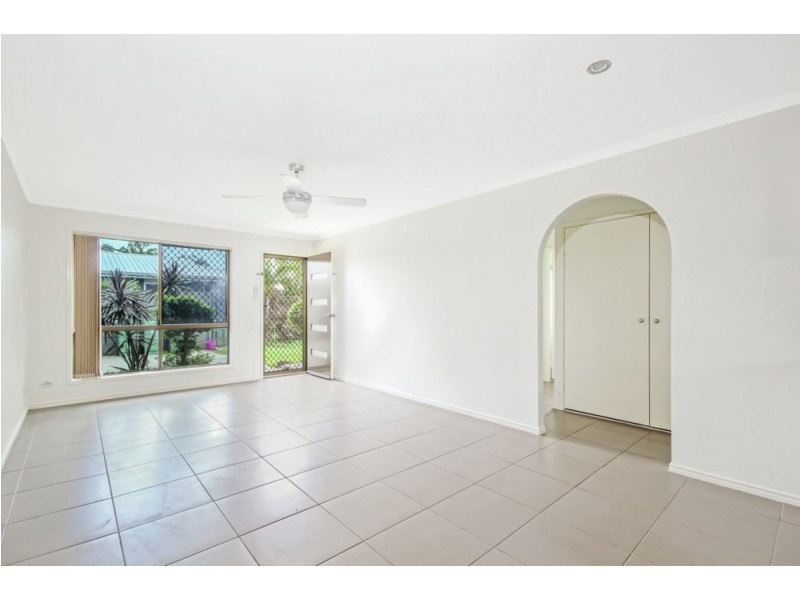 2/4 Sharon Court, Morayfield QLD 4506