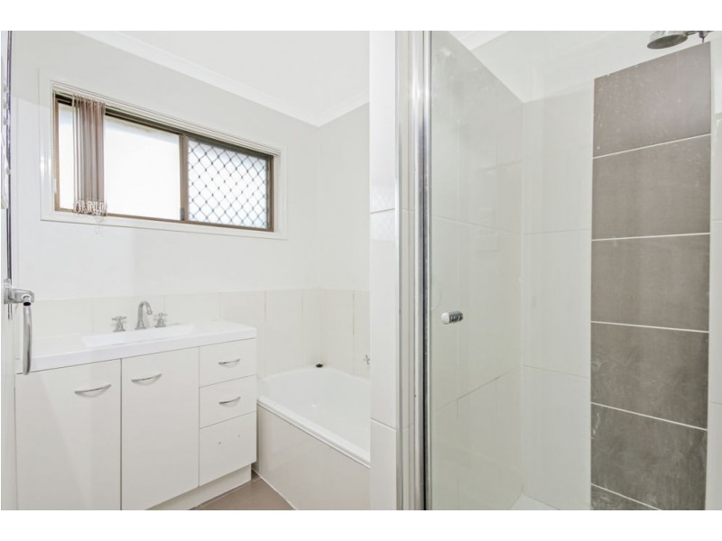 2/4 Sharon Court, Morayfield QLD 4506