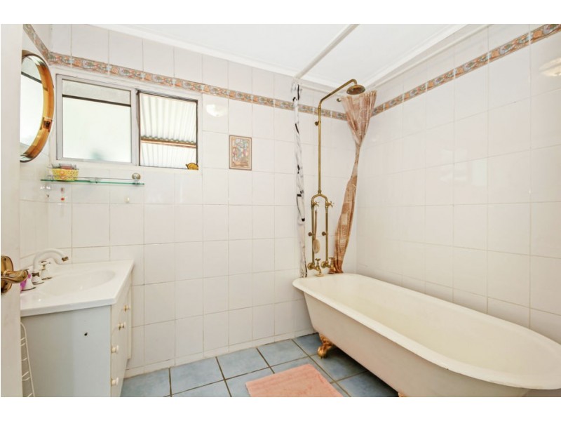 322-328 Bestmann Road, Godwin Beach QLD 4511