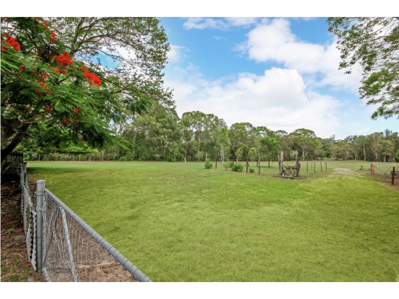 322-328 Bestmann Road, Godwin Beach QLD 4511
