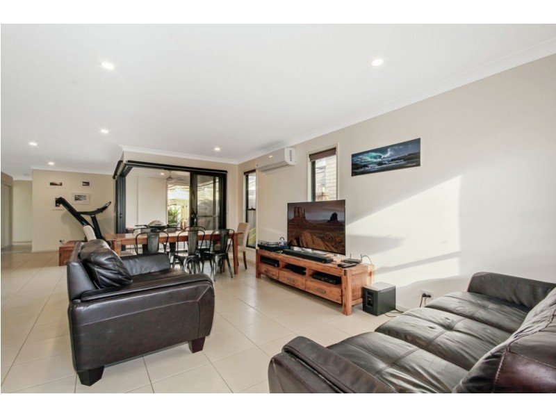 33 Catchment Court, Narangba QLD 4504