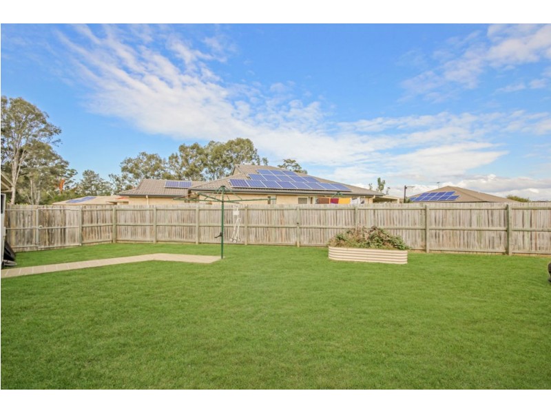 10 Henley Court, Bellmere QLD 4510