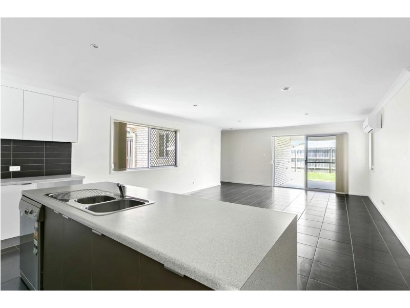 18 Central Green Drive, Narangba QLD 4504