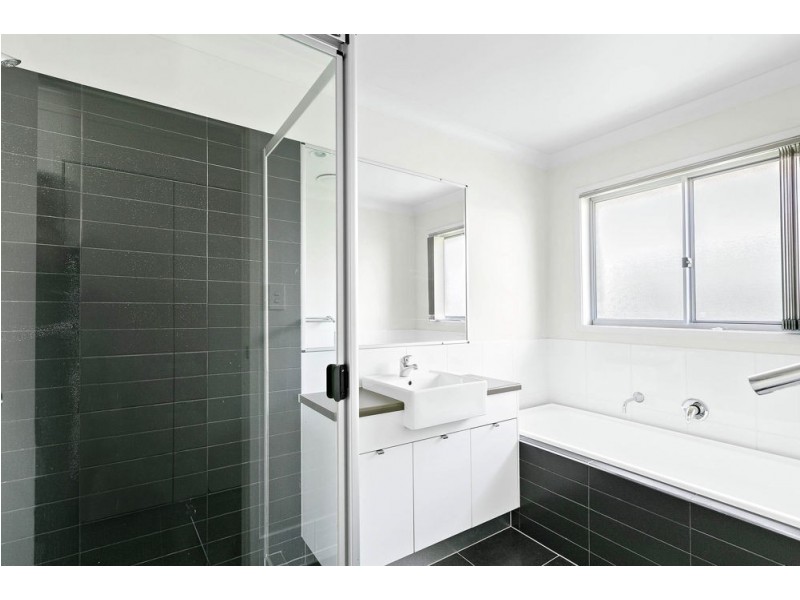 18 Central Green Drive, Narangba QLD 4504
