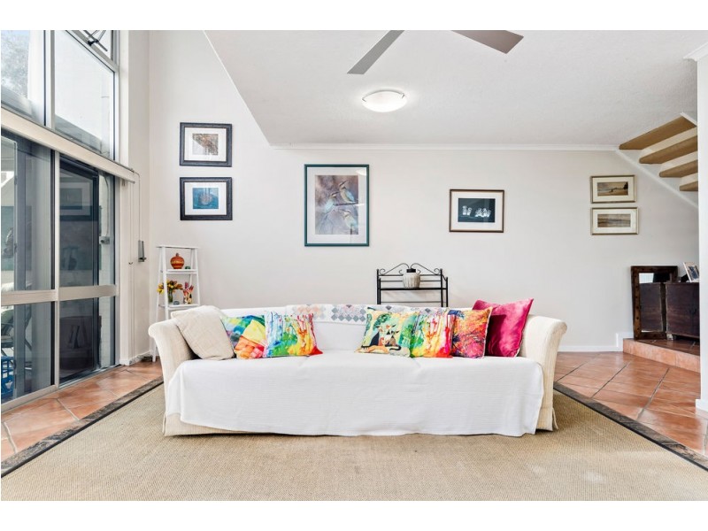 27B/10 Spinnaker Drive, Sandstone Point QLD 4511