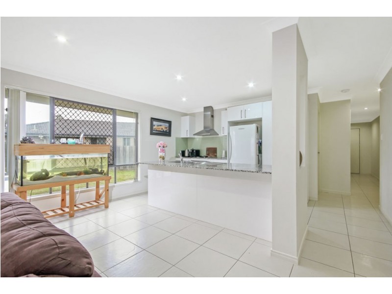 13 Thistle Street, Upper Caboolture QLD 4510