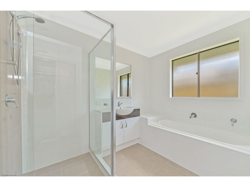 40 Whitehaven Street, Burpengary QLD 4505