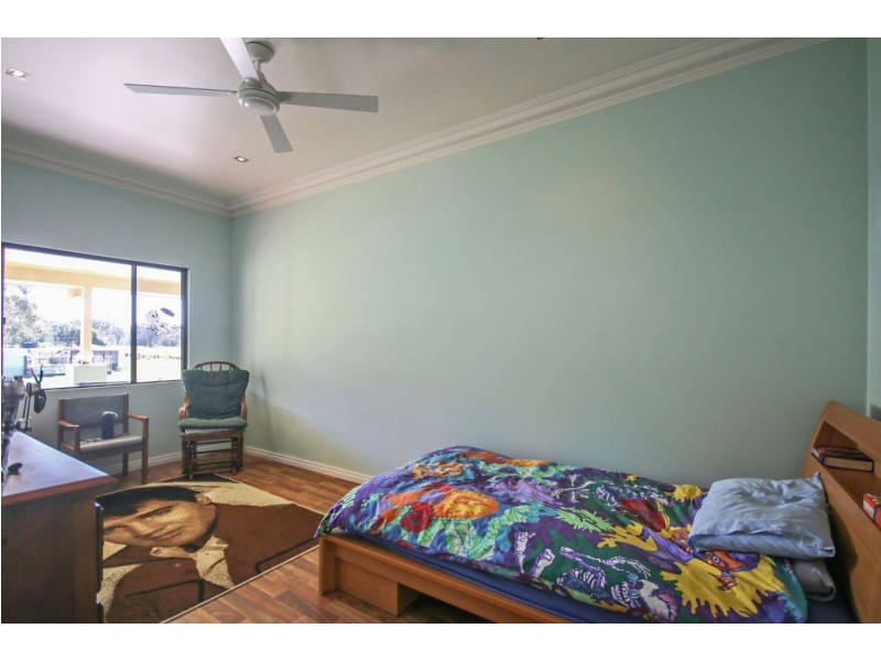 380 Beachmere Road, Beachmere QLD 4510