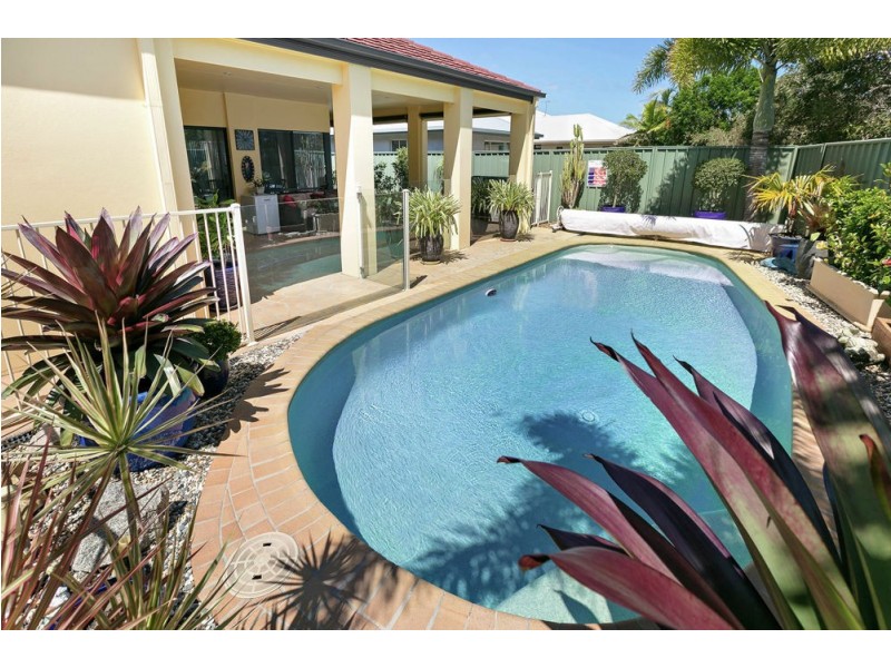 86 Marina Boulevard, Banksia Beach QLD 4507