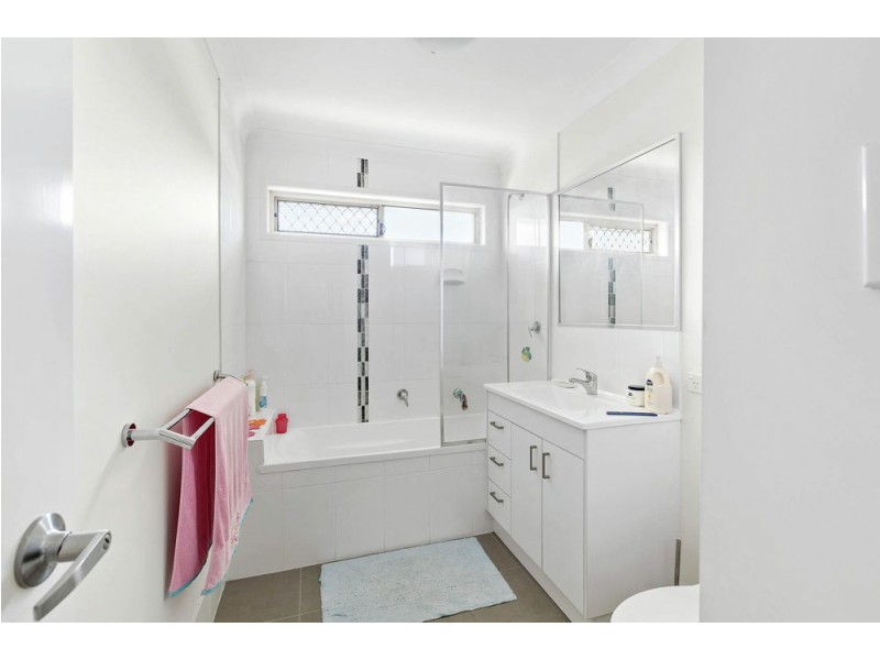 1 & 2/35 Tiffany Court, Caboolture QLD 4510