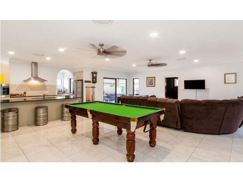 16 The Landing, Banksia Beach QLD 4507