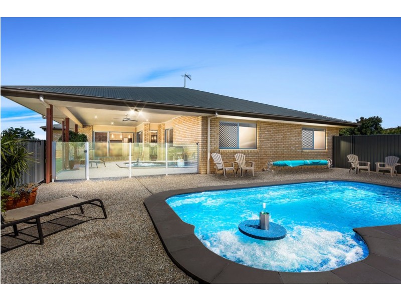 13-15 Ferraro Court, Ningi QLD 4511