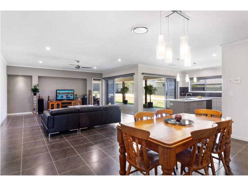 13-15 Ferraro Court, Ningi QLD 4511