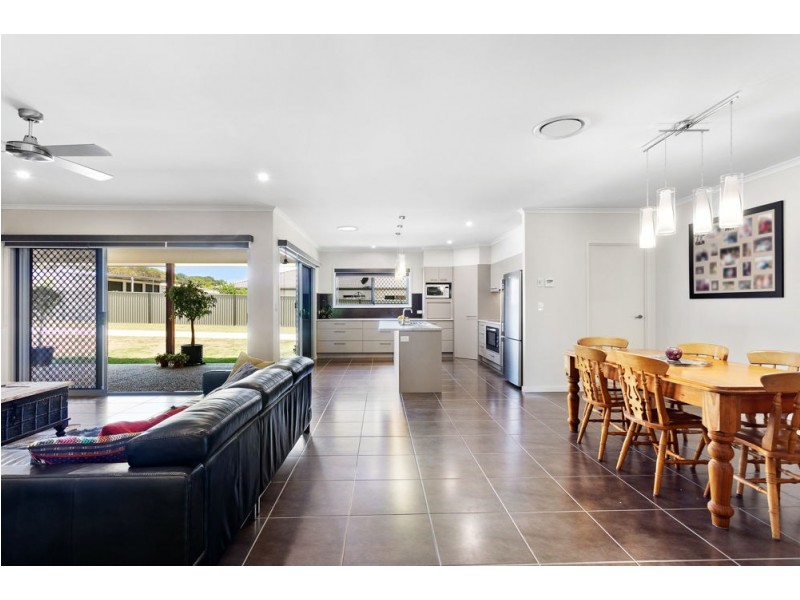 13-15 Ferraro Court, Ningi QLD 4511