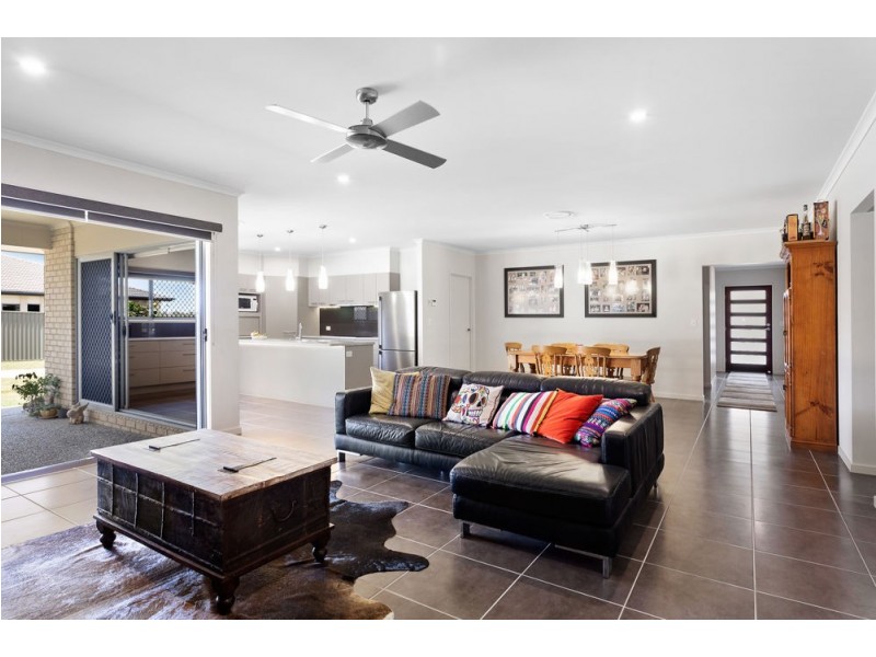 13-15 Ferraro Court, Ningi QLD 4511