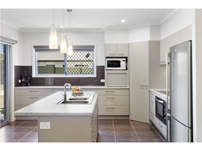 13-15 Ferraro Court, Ningi QLD 4511