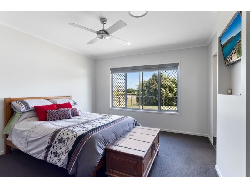 13-15 Ferraro Court, Ningi QLD 4511