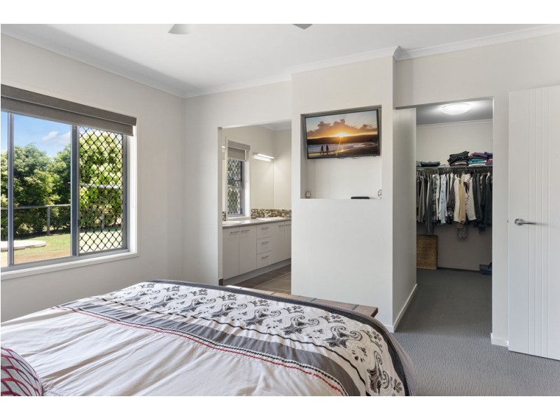 13-15 Ferraro Court, Ningi QLD 4511